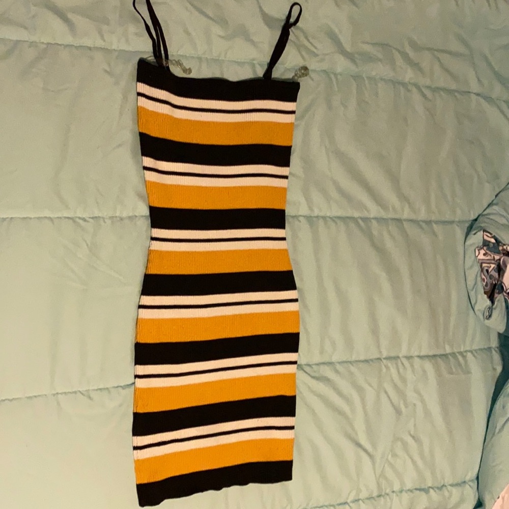 Papaya dress in new condition